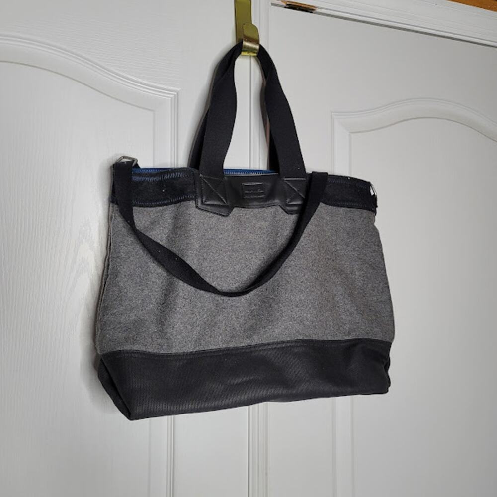 Tom's bag Gray and black large tote Felt Shoulder and Handheld straps TRAVEL